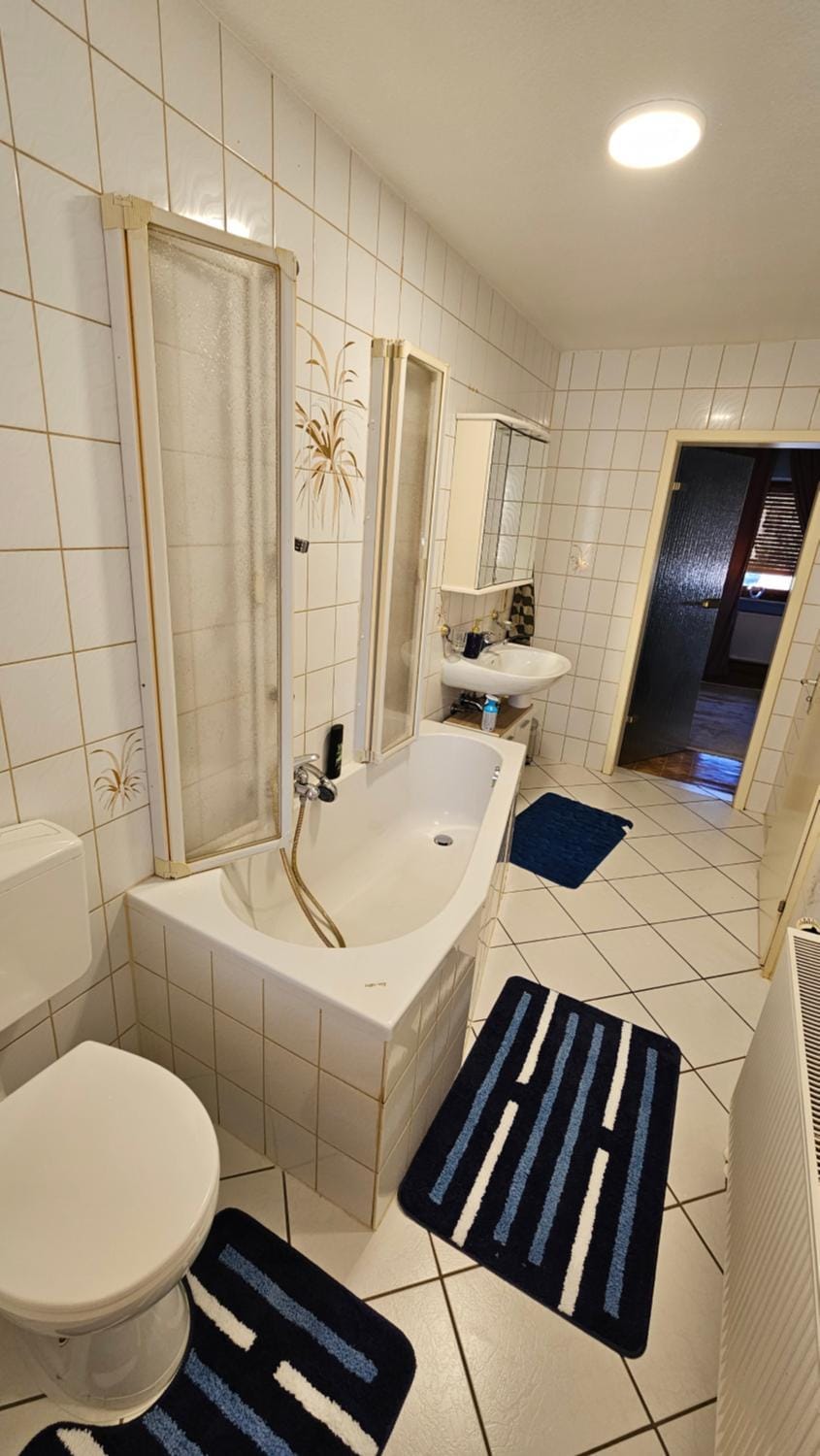 Shower, Toilet, Bathroom, Bath