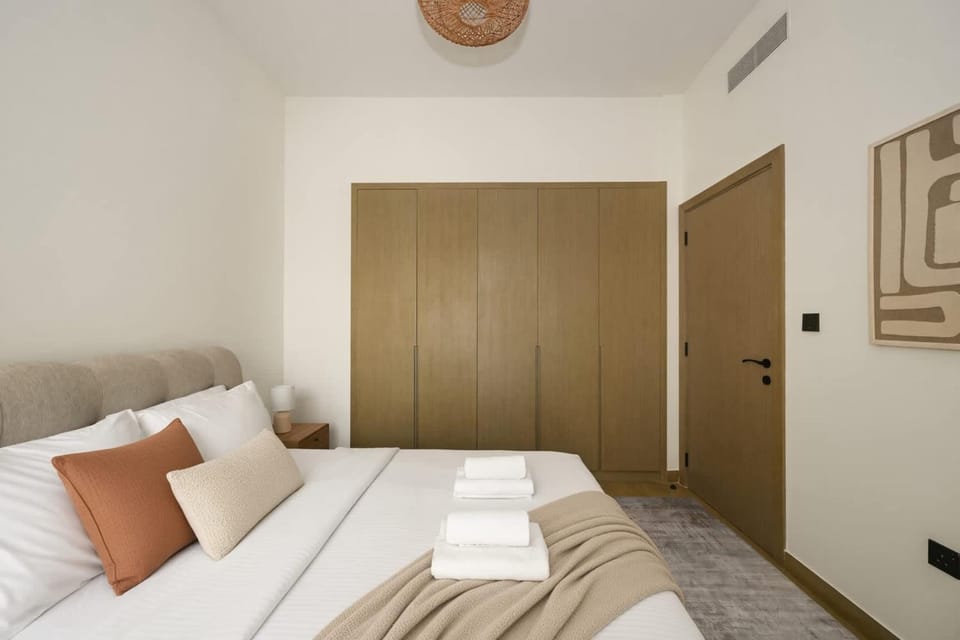 Amazing New Family Townhouse Villa I Sleeps 10 House in Dubai