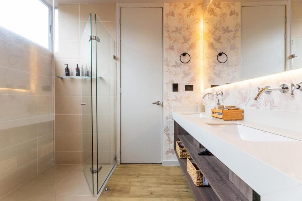 Shower, Bathroom, towels