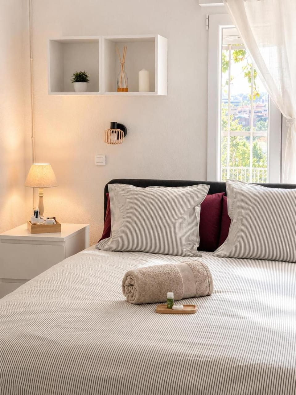 Bed, Photo of the whole room, Bedroom, Garden view, internet, towels, air conditioner