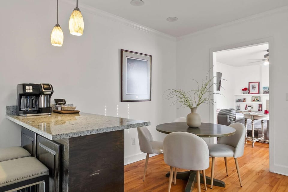 The Bear's Bunk House - Sleeps 10 Pet Friendly House in Northport