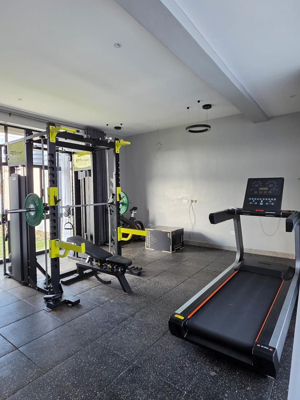 Arlington Estate - Modern Luxury Villa with Gym, Bar & Lounge, in a Secure Gated Estate Next to the Airport Vacation rental in Harare