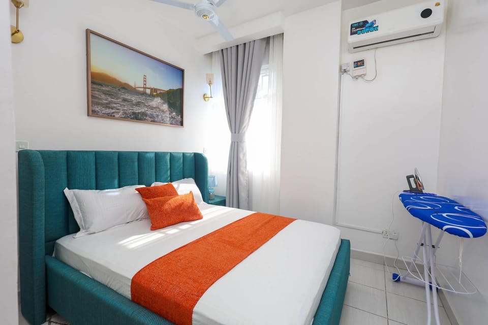 Bed, Photo of the whole room, Bedroom, air conditioner