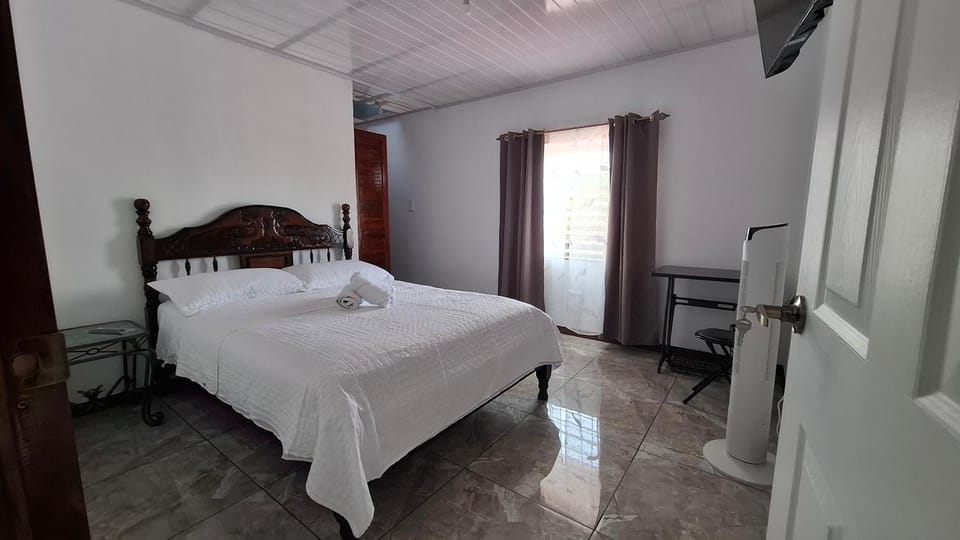 Bed, Photo of the whole room