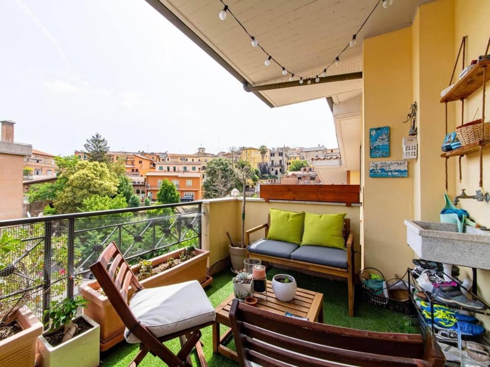 Golden Stone Overlook Apartment in Lazio