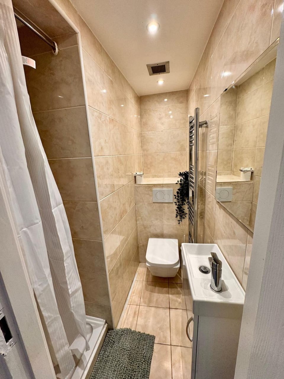 Two Bed Two Bath Split Level Flat in West End Apartment in City of Westminster