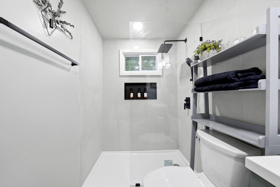 Shower, Bathroom, towels