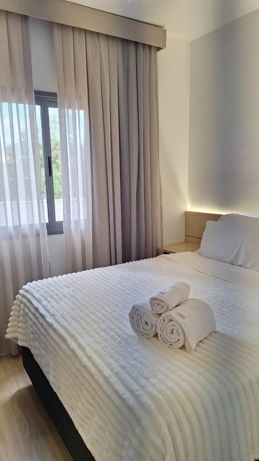 Modern apartment 100 meters from the beach with garage Apartment in Niterói