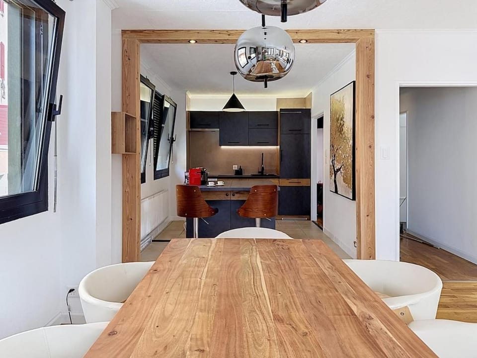 Mercury House Montreux 110 m2, Centre, Parking Privé, Gare 500m Apartment in Montreux
