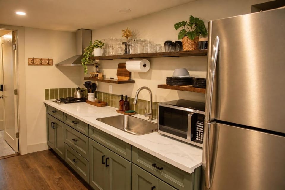 Kitchen or kitchenette