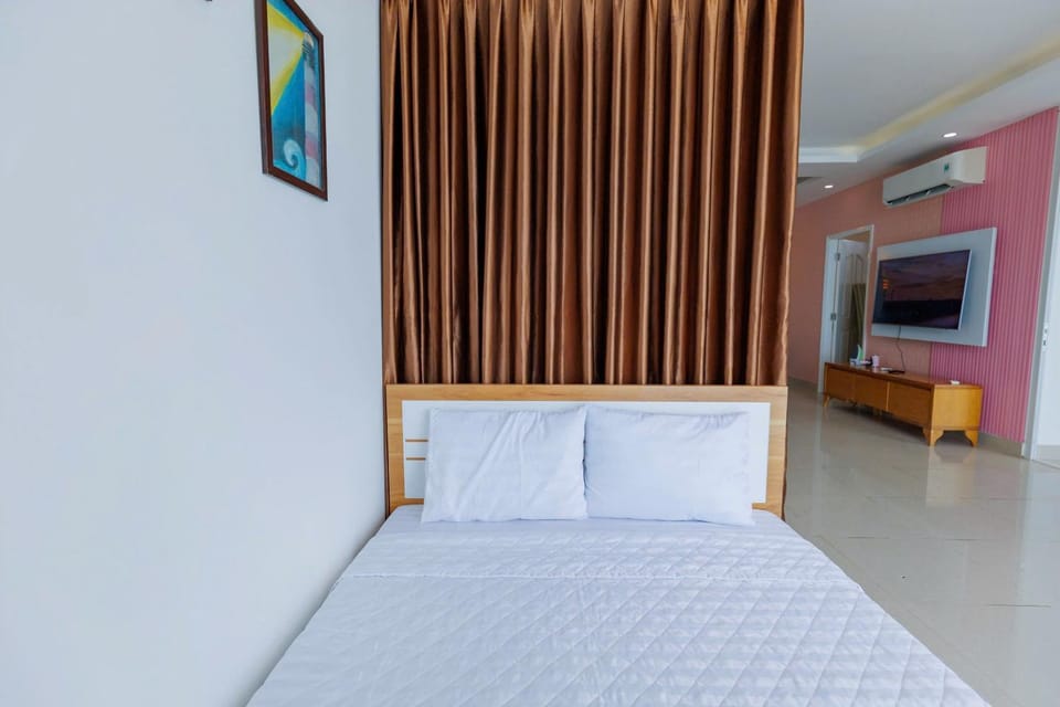 Communal lounge/ TV room, Bed, TV and multimedia, Photo of the whole room, Evening entertainment, Bedroom