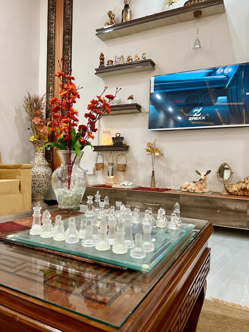 Antique-Style 2-Bedroom Family Apartment-- Danish Signature Stays Apartment in Islamabad Capital Territory