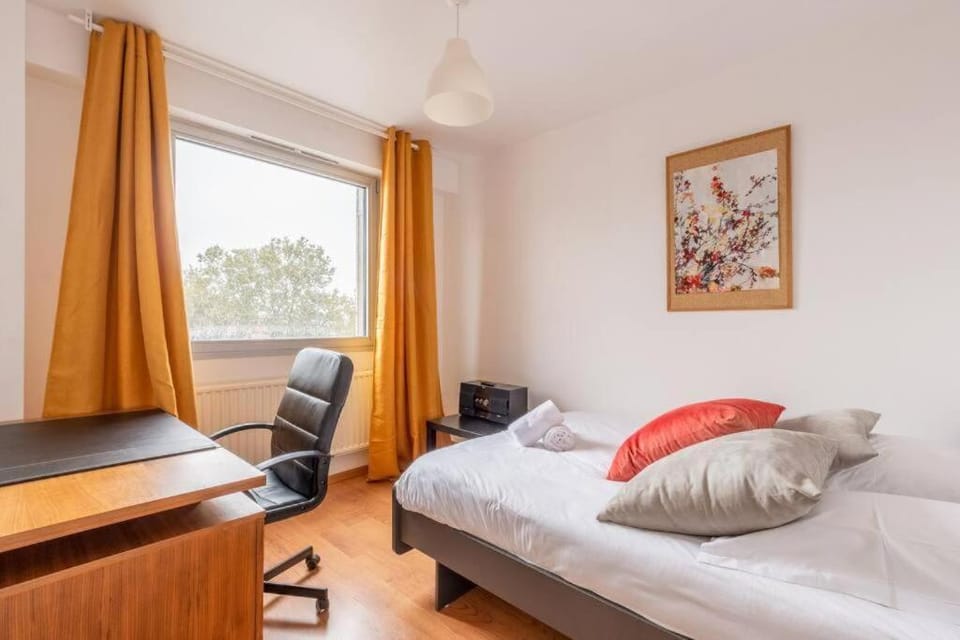 Appartement Lille Centre avec Ascenseur Wifi et Vue sur la Ville Apartment in Lille