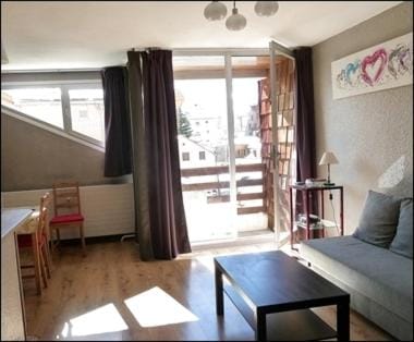 Day, Living room