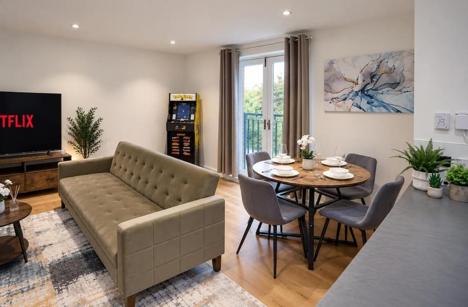 Luxury Tower Bridge Apartment with Private Parking - Newly Furnished - Prime Central London Apartment in London Borough of Southwark