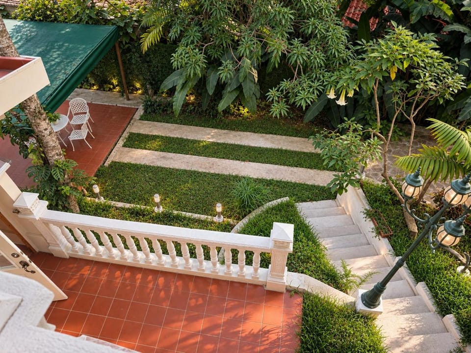 Inner courtyard view