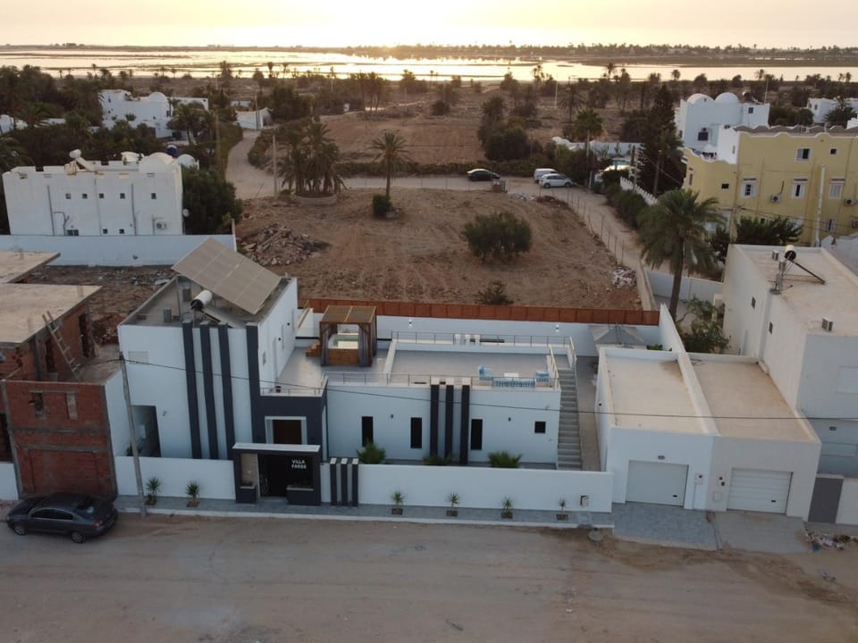 Property building, Day, Natural landscape, Bird's eye view, Landmark view, Sea view, Location