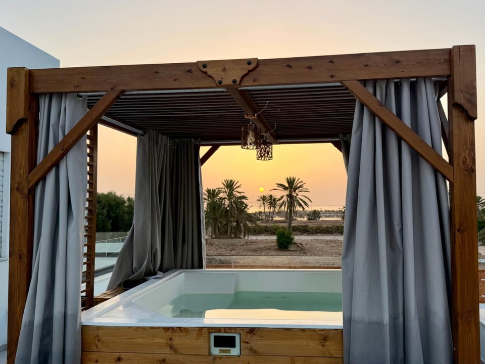 Hot Tub, Sea view