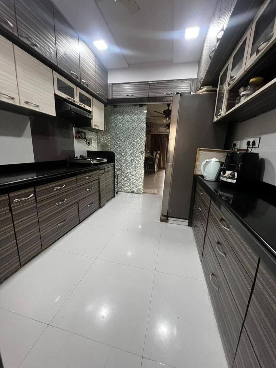 Spacious & Peaceful Master-Bedroom in a 5BHK Apartment in Mumbai