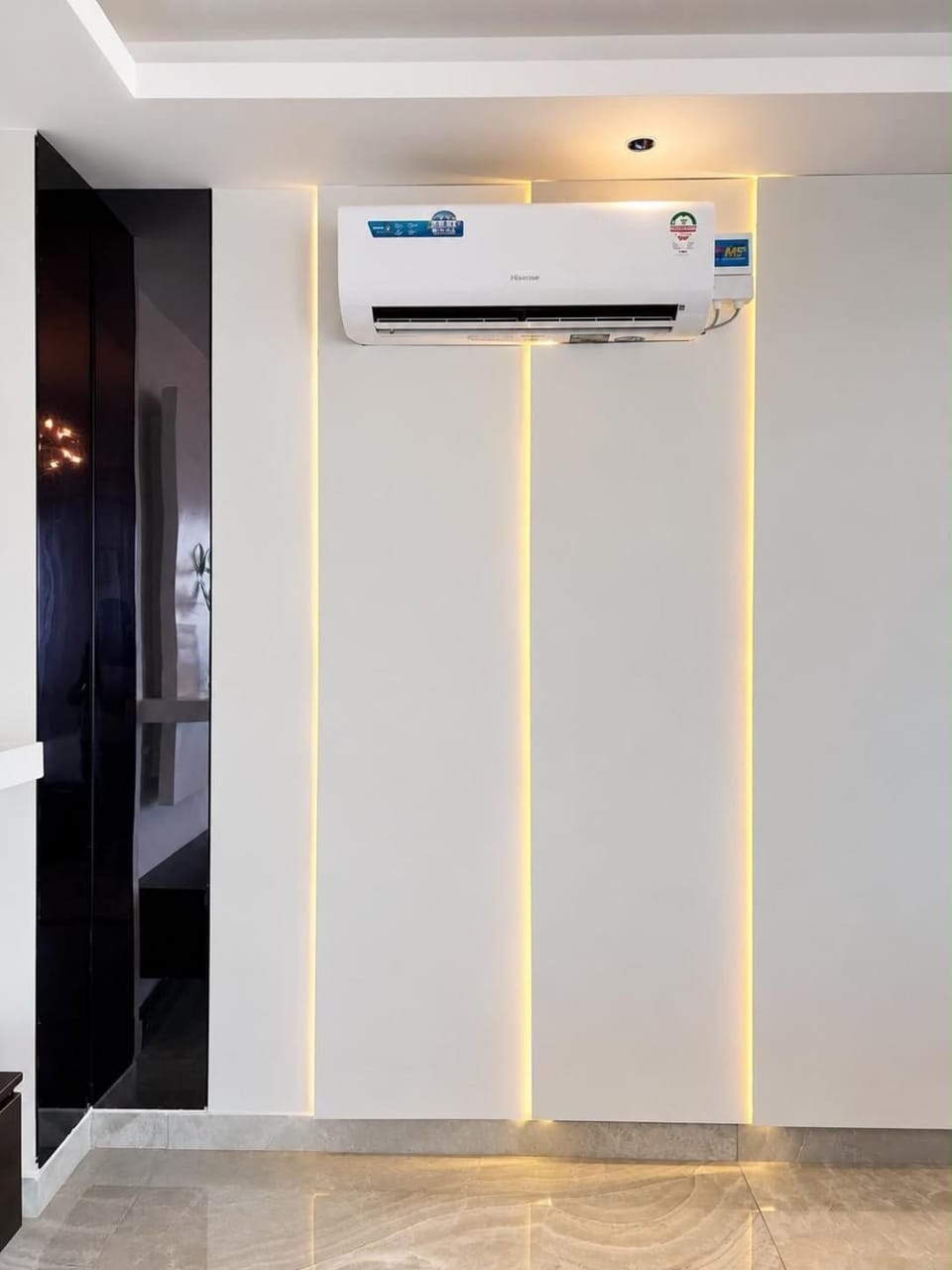 Nauras Towers Beachfront Penthouse8 Gym, Pool Steam AC Apartment in Mombasa County