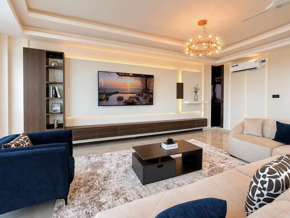 Nauras Towers Beachfront Penthouse8 Gym, Pool Steam AC Apartment in Mombasa County