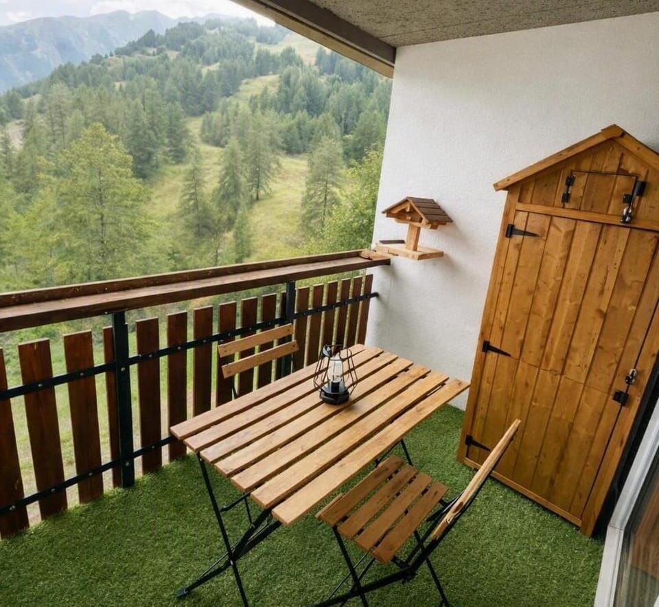Les Étoiles, Studio cosy avec balcon, vue montagne, WIFI ,proche des pistes Apartment in Allos