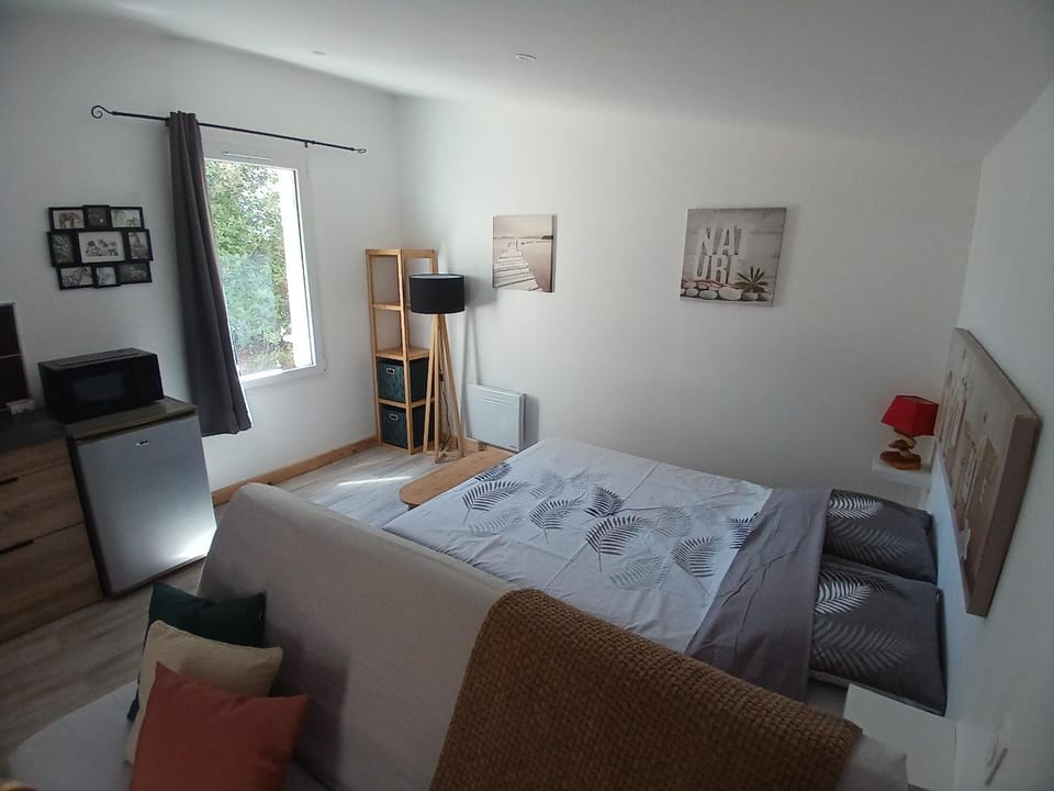 Bed, Photo of the whole room