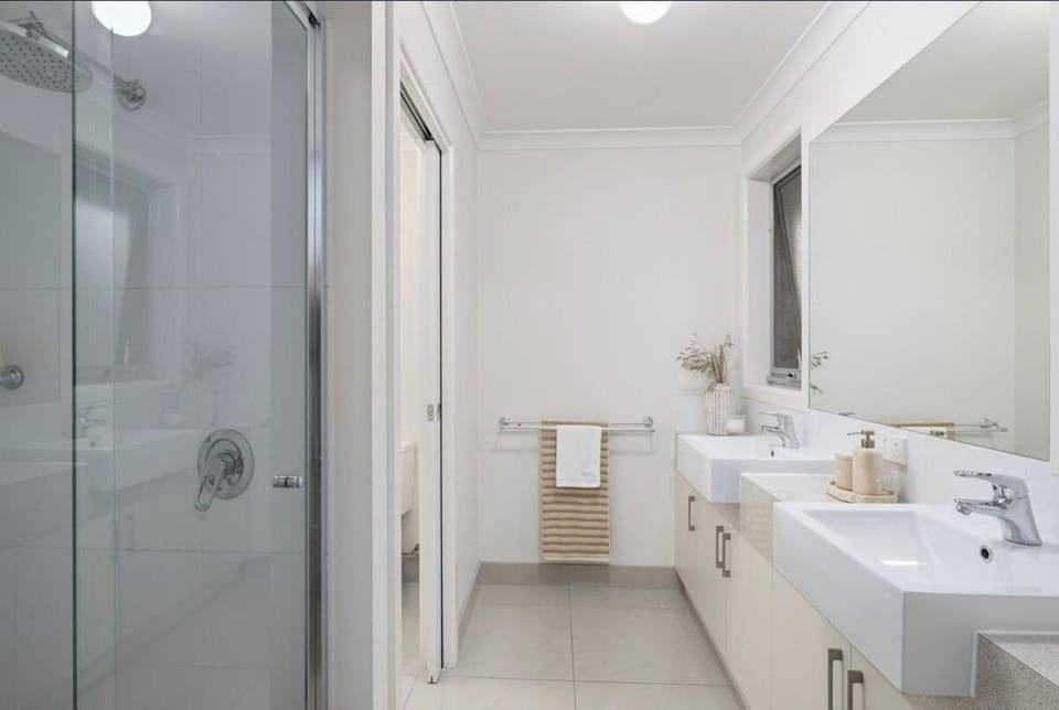 Prestigious, Private & Peaceful Pad House in Wodonga