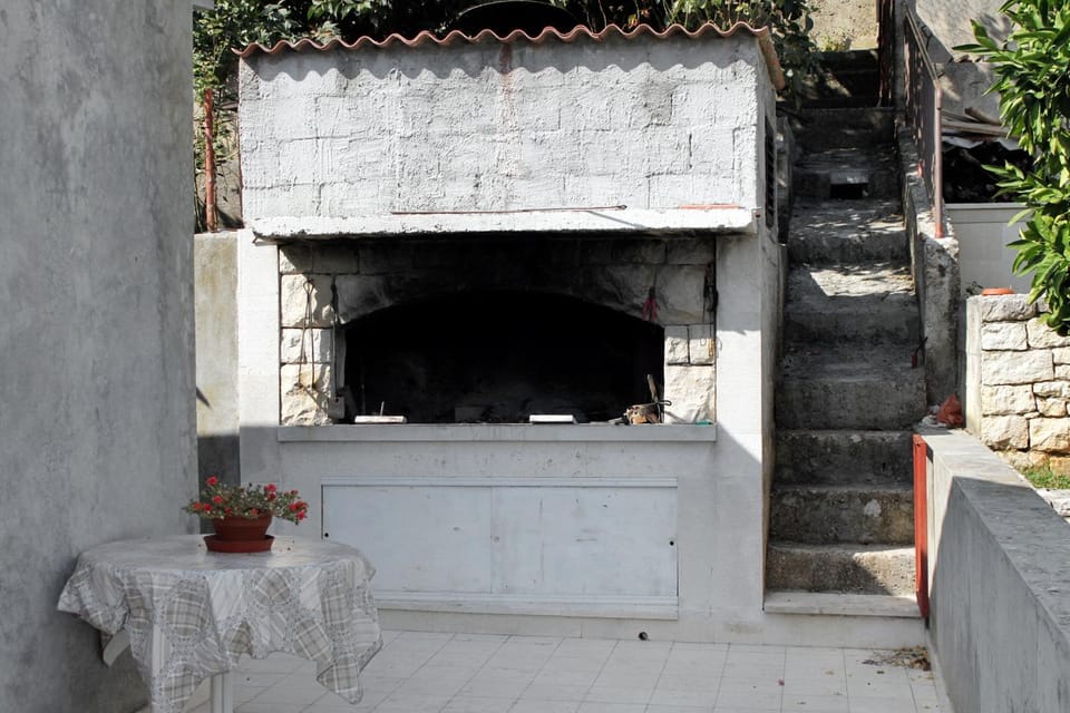 Location, children, Family