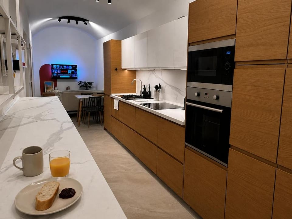 Renovated Cozy Haven - Old Town and Beach Apartment in Menton