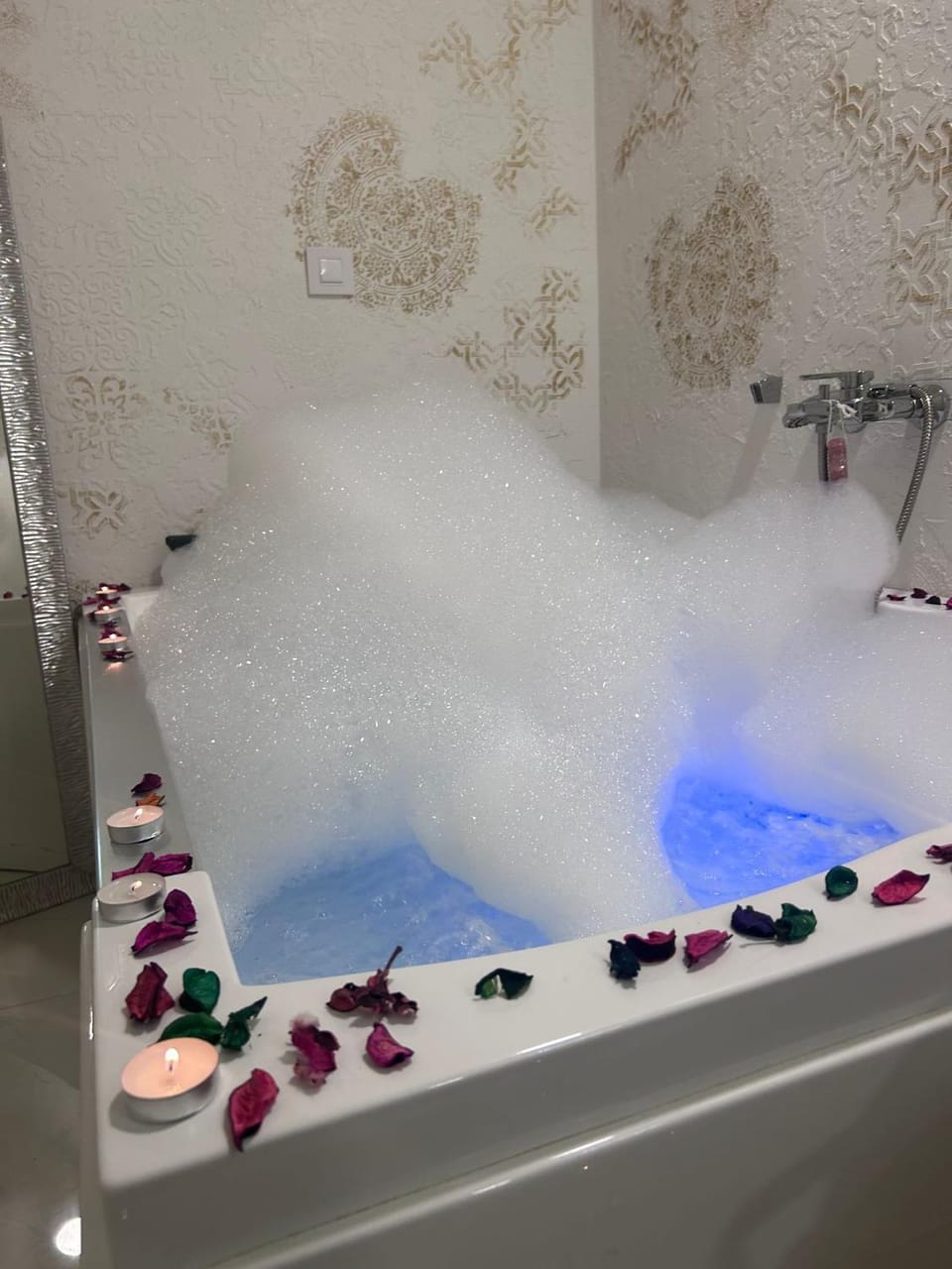 Jacuzzi rooms Andjela White and Gold Bed and Breakfast in Vojvodina