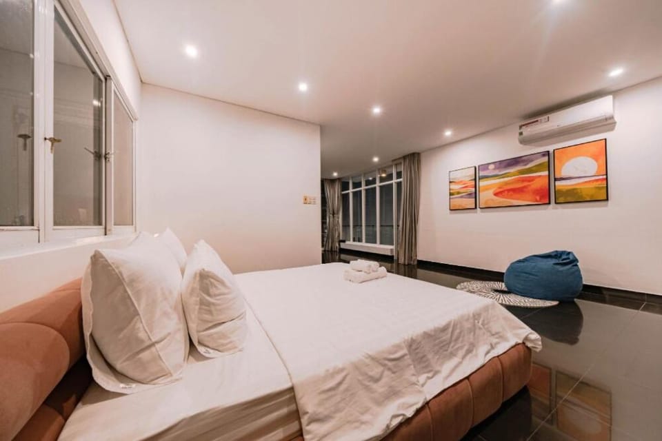 Bed, Photo of the whole room