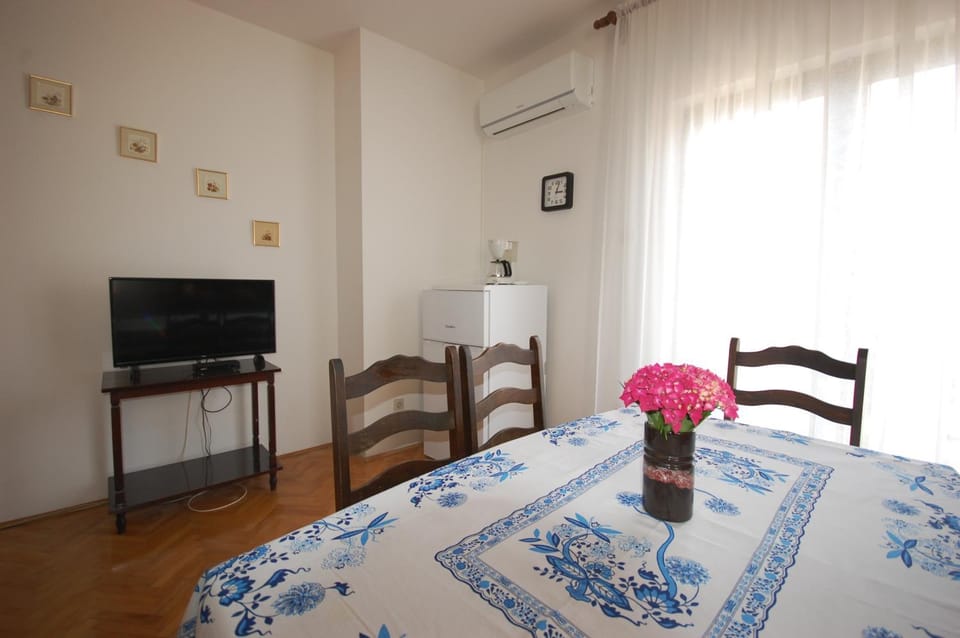 Balcony/Terrace, Kitchen or kitchenette, Living room, Dining area