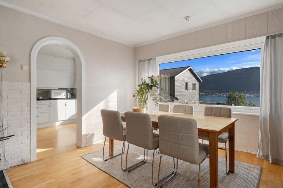 Northern Basecamp Dramsvegen Apartment in Tromso