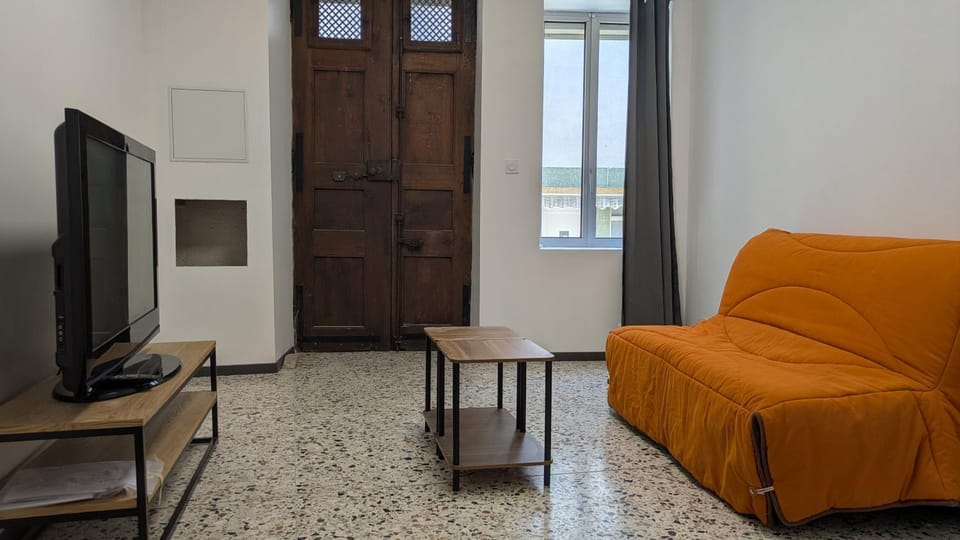 la portelaise 6à8 personnes et garage House in Occitanie