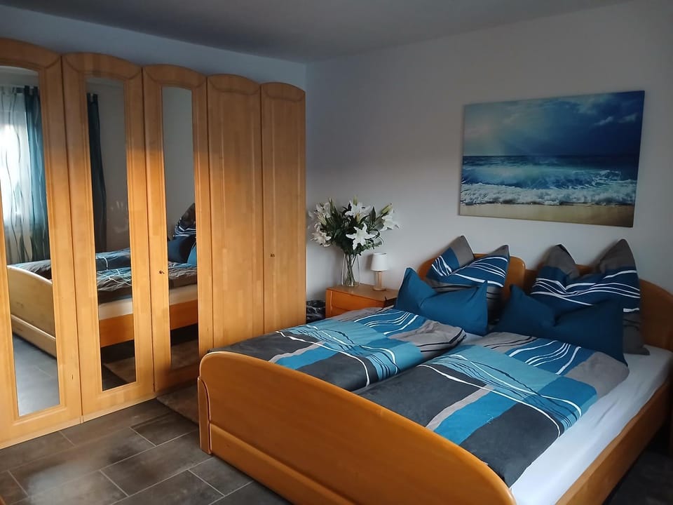 Bed, Photo of the whole room, Bedroom, wardrobe