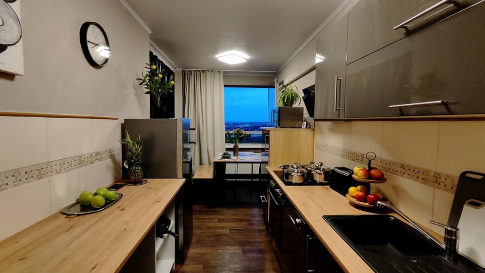 Kitchen or kitchenette, Dining area, oven, stove, toaster