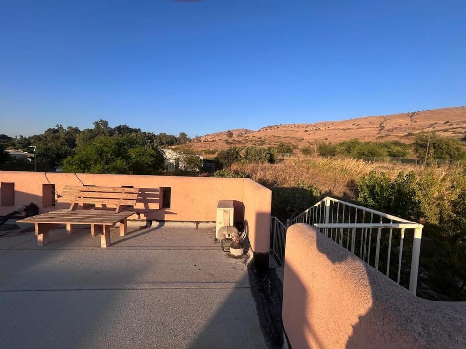 Balcony/Terrace, Mountain view