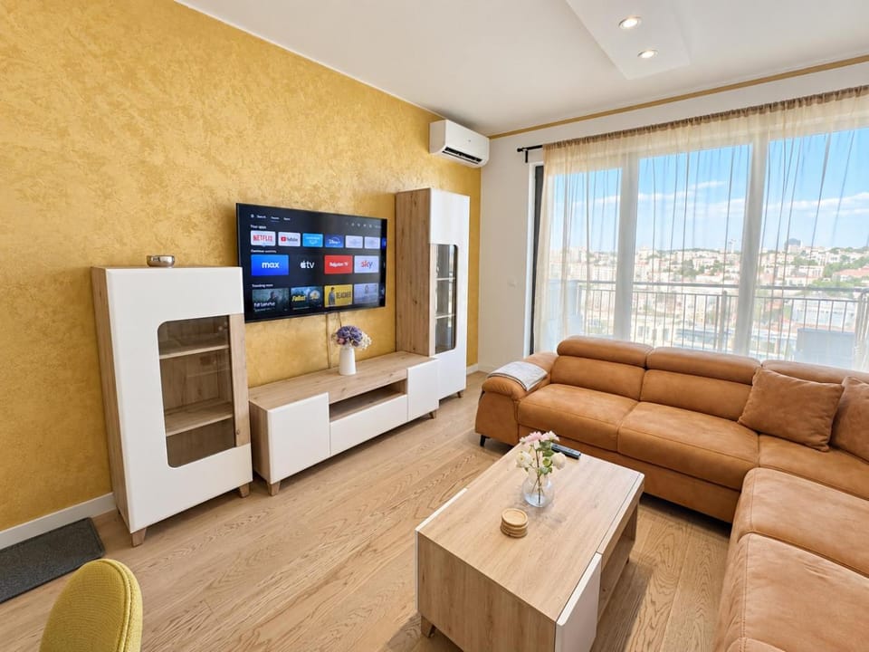 TV and multimedia, Living room, air conditioner