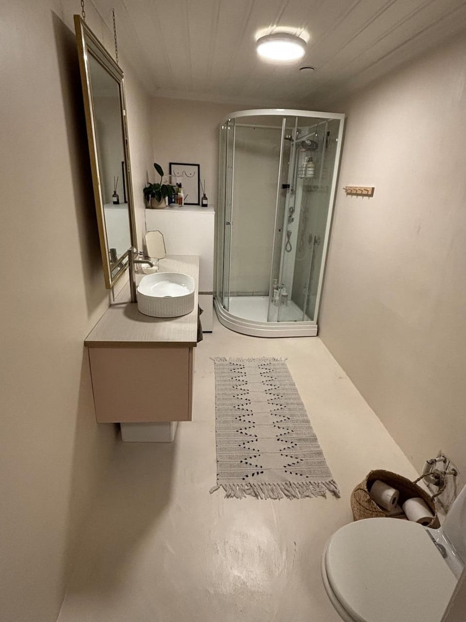 Shower, Toilet, Bathroom