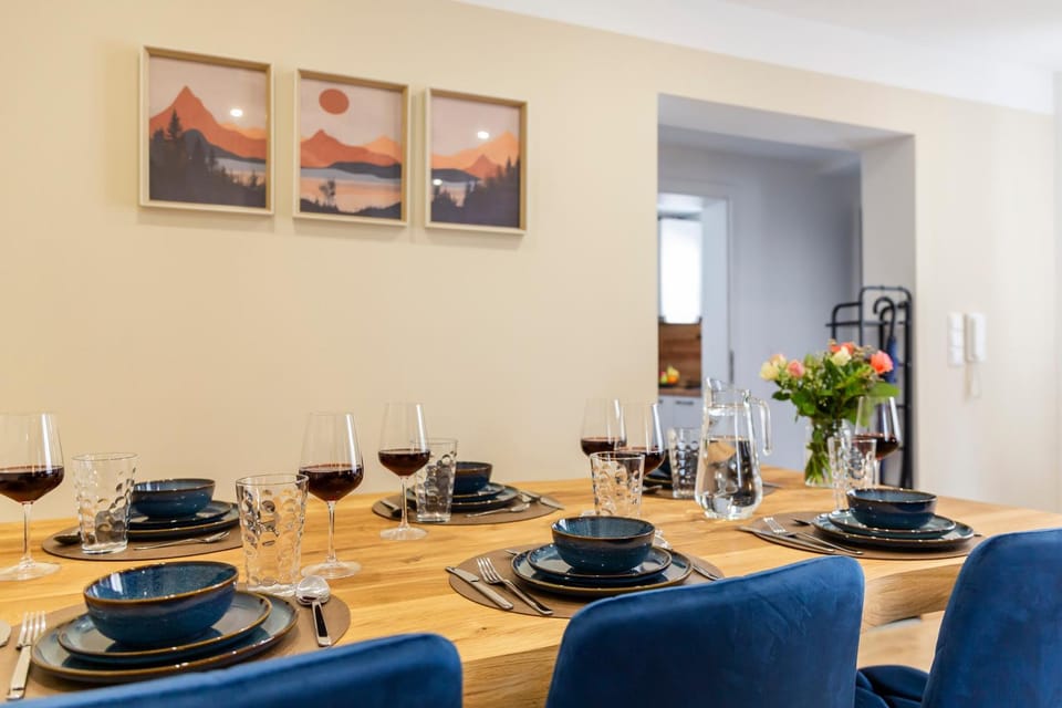 Seating area, Dining area, furniture, furniture, soundproof