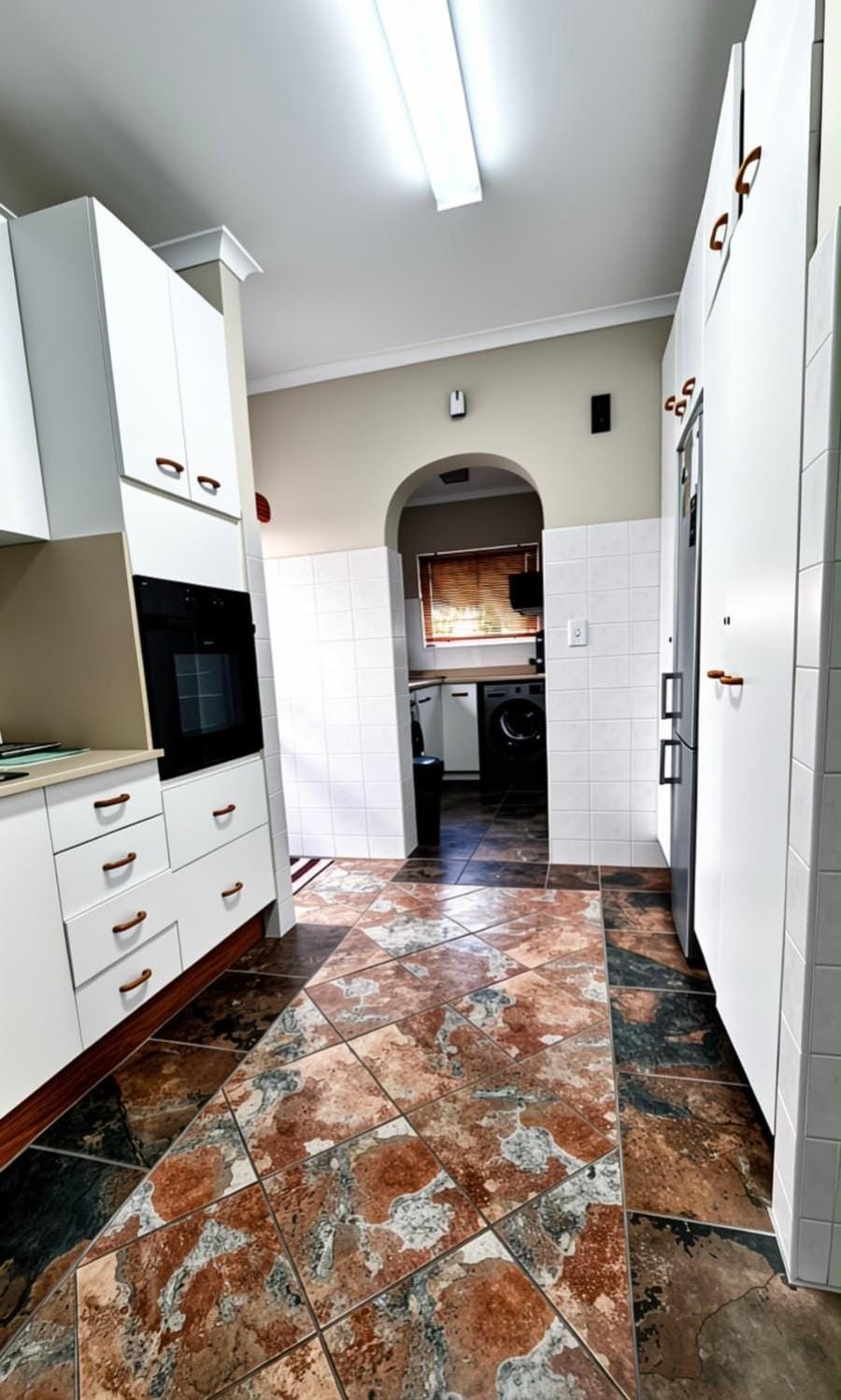 microwave, oven, stove, laundry, washing machine, dryer, kitchen