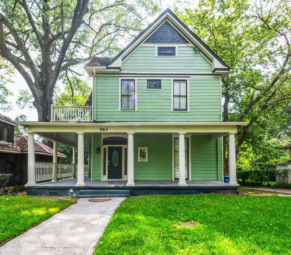 Property building, Patio, Garden