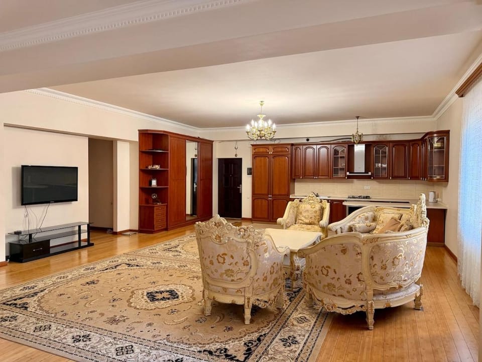 Republic Square Grand Residence 1 Apartment in Yerevan