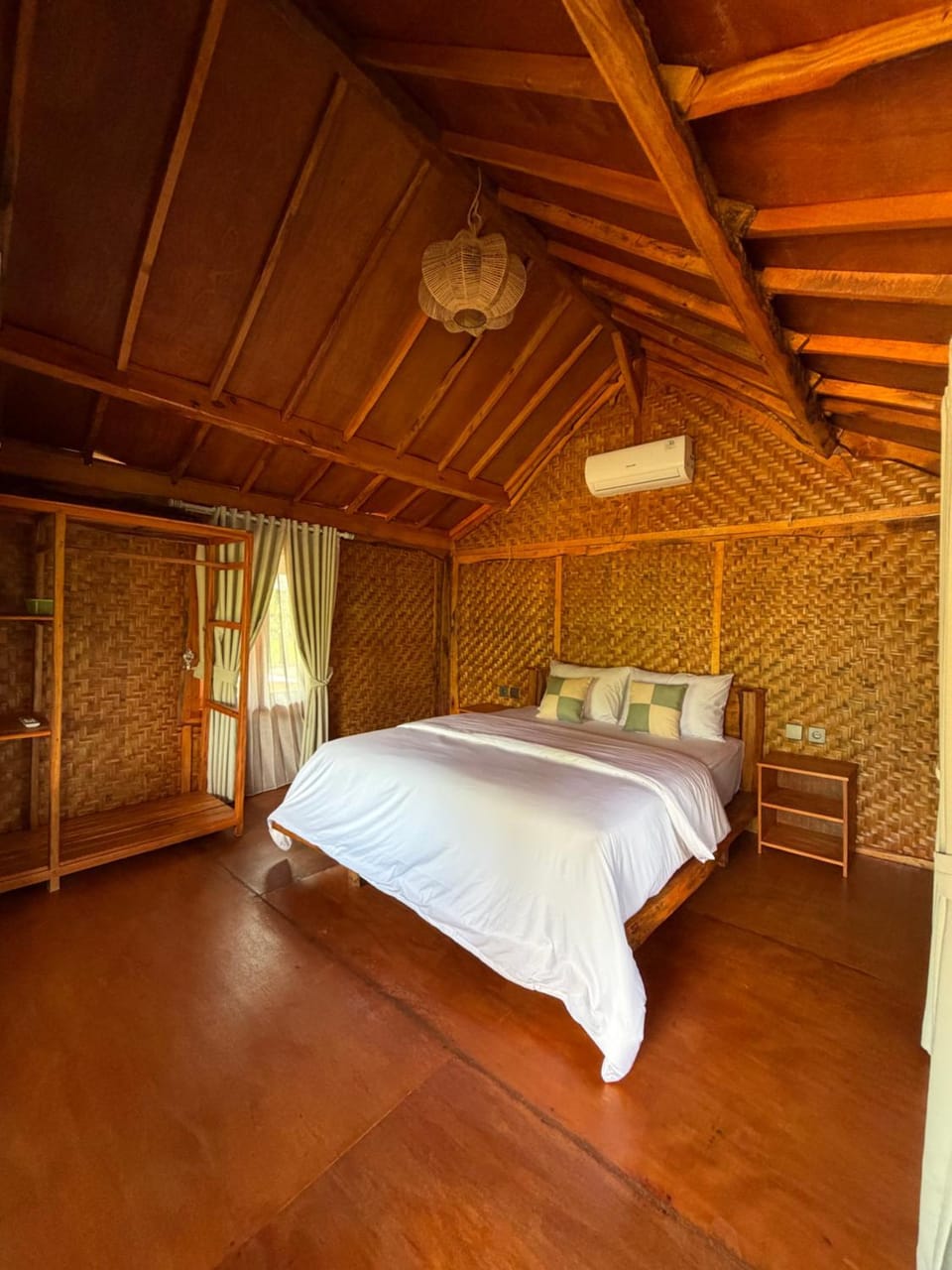 Bed, Photo of the whole room, Bedroom, air conditioner