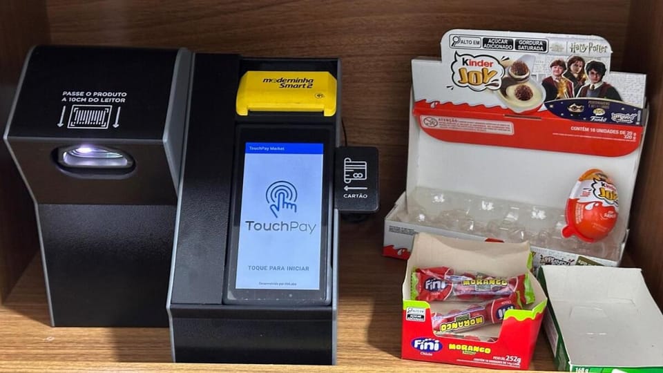 Supermarket/grocery shop, vending machine