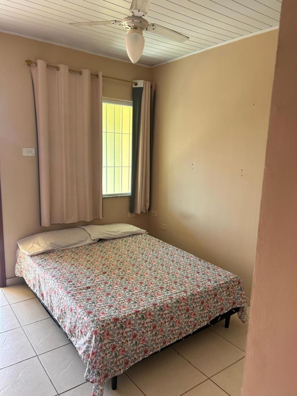 Cozy House 10 meters from the highway and 200 meters from the beach House in Cabo Frio