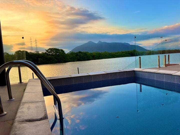 Casa completa Beira Rio Piscina e deck Rio House in Cabo Frio