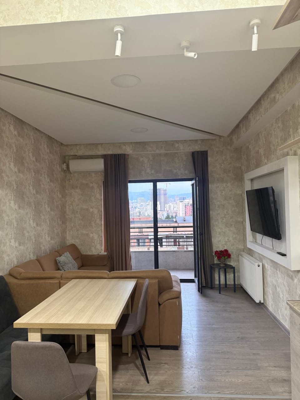 Communal lounge/ TV room, TV and multimedia, View (from property/room), Balcony/Terrace, Living room, Seating area, Dining area