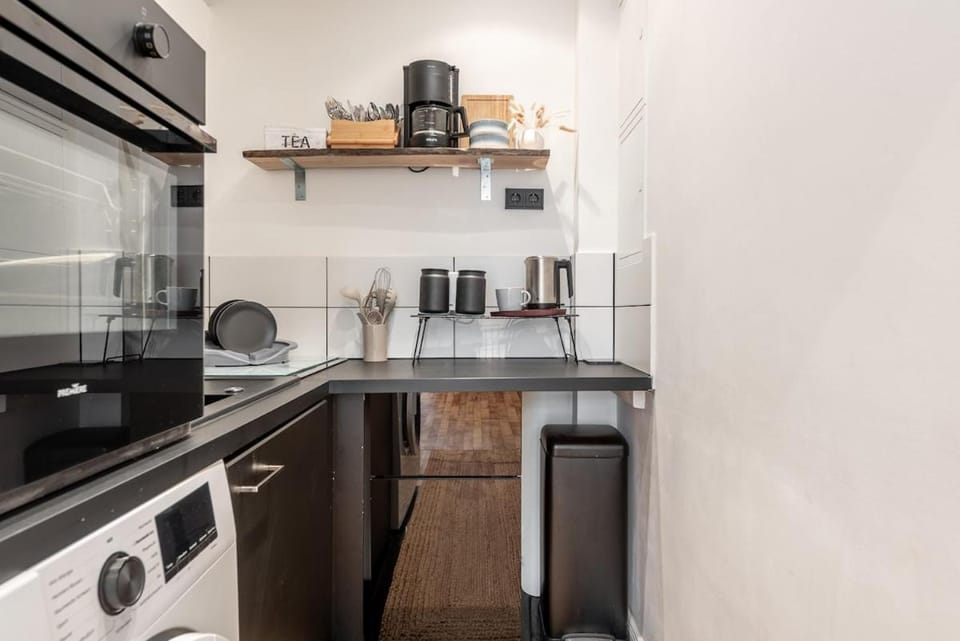 Coffee/tea facilities, Kitchen or kitchenette, dishwasher, minibar, oven, stove, toaster